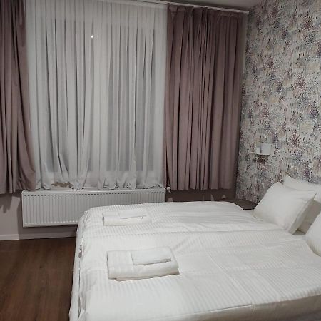 Leeuwerik Studio Apartment แอนต์เวิร์ป ภายนอก รูปภาพ