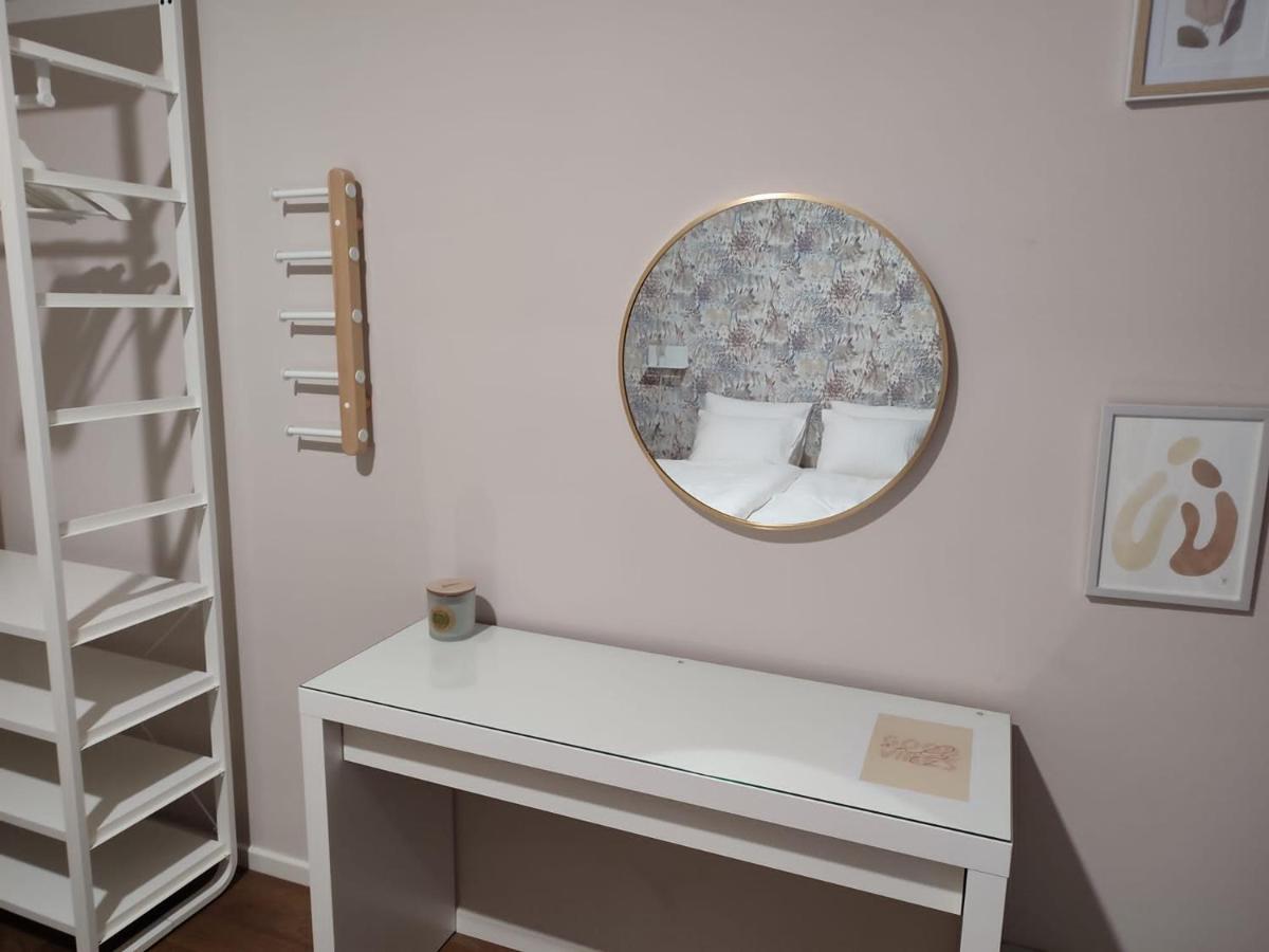 Leeuwerik Studio Apartment แอนต์เวิร์ป ภายนอก รูปภาพ